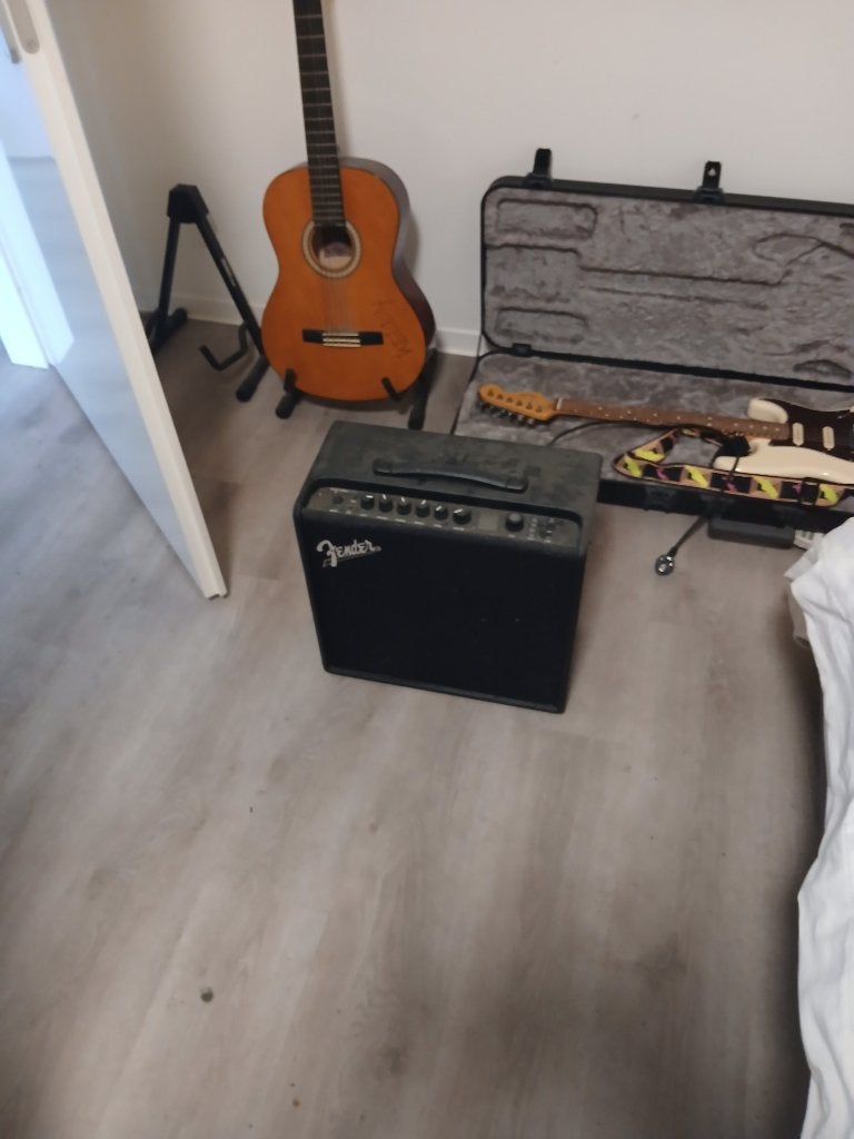 Versterker Fender 50 watt, Ophalen of Verzenden, Zo goed als nieuw, Gitaar, 50 tot 100 watt