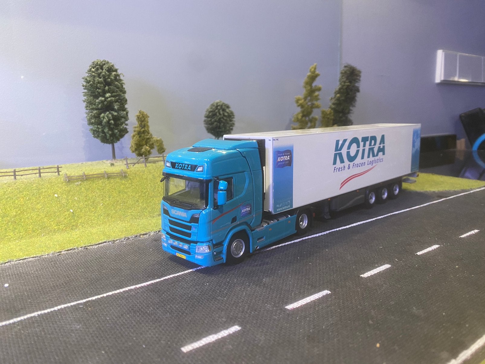 Scania next met koeloplegger van Kotra, Ophalen of Verzenden, Zo goed als nieuw, Bus of Vrachtwagen, Wsi