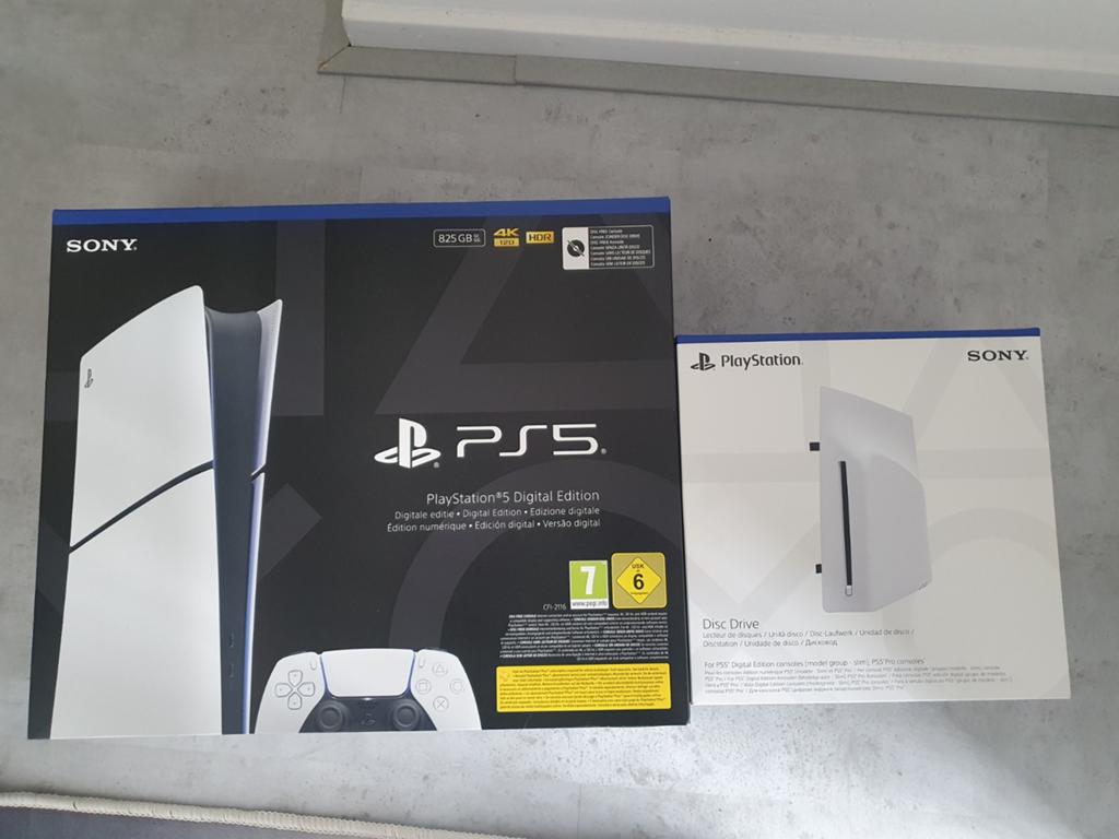 Playstation 5 Digital + Disc drive nieuw in verzegelde doos, Spelcomputers en Games, Ophalen of Verzenden, Nieuw, Playstation 5 Digital