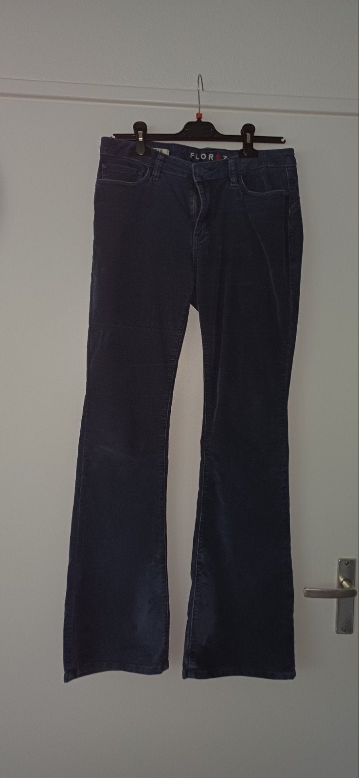Donkerblauwe corduroy flared broek van Flor, Maat 38/40 (M), Blauw, Ophalen of Verzenden, Zo goed als nieuw