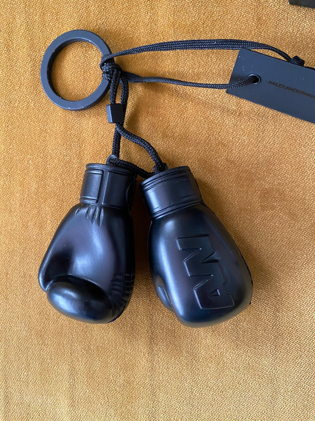 ZELDZAAM > Alexander Wang - H&M Mini Bokshandschoenen 2014, Ophalen of Verzenden, Nieuw, Gebruiksvoorwerp