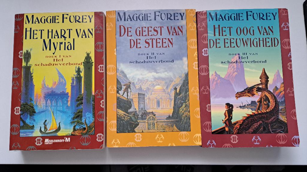 Furey, Maggie: Het Schaduwverbond trilogie, Ophalen of Verzenden, Gelezen, Maggie Furey