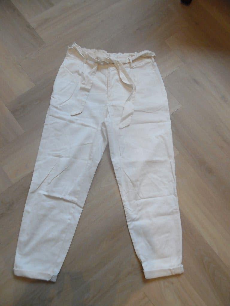 Eksept Witte Broek met Strikdetail mt M amper gedragen, Maat 38/40 (M), Wit, Ophalen of Verzenden, Zo goed als nieuw