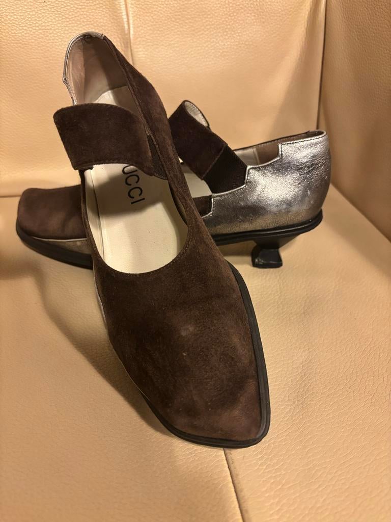 Lisa Tucci suède vintage schoenen maat 37, Kleding | Dames, Schoenen, Ophalen of Verzenden, Gedragen, Bruin, Schoenen met lage hakken