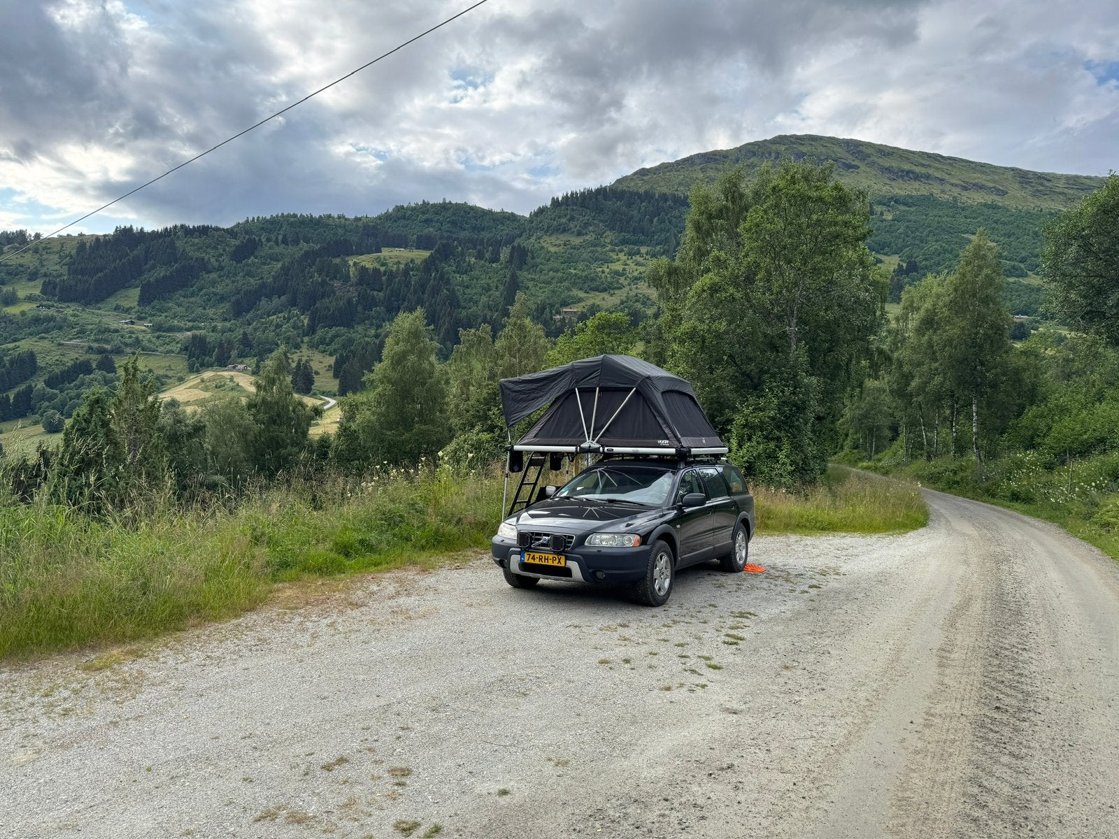 Volvo XC70 2.5 T AWD Geartronic 2005 Zwart, Auto's, 1800 kg, Zwart, Xenon verlichting, XC70