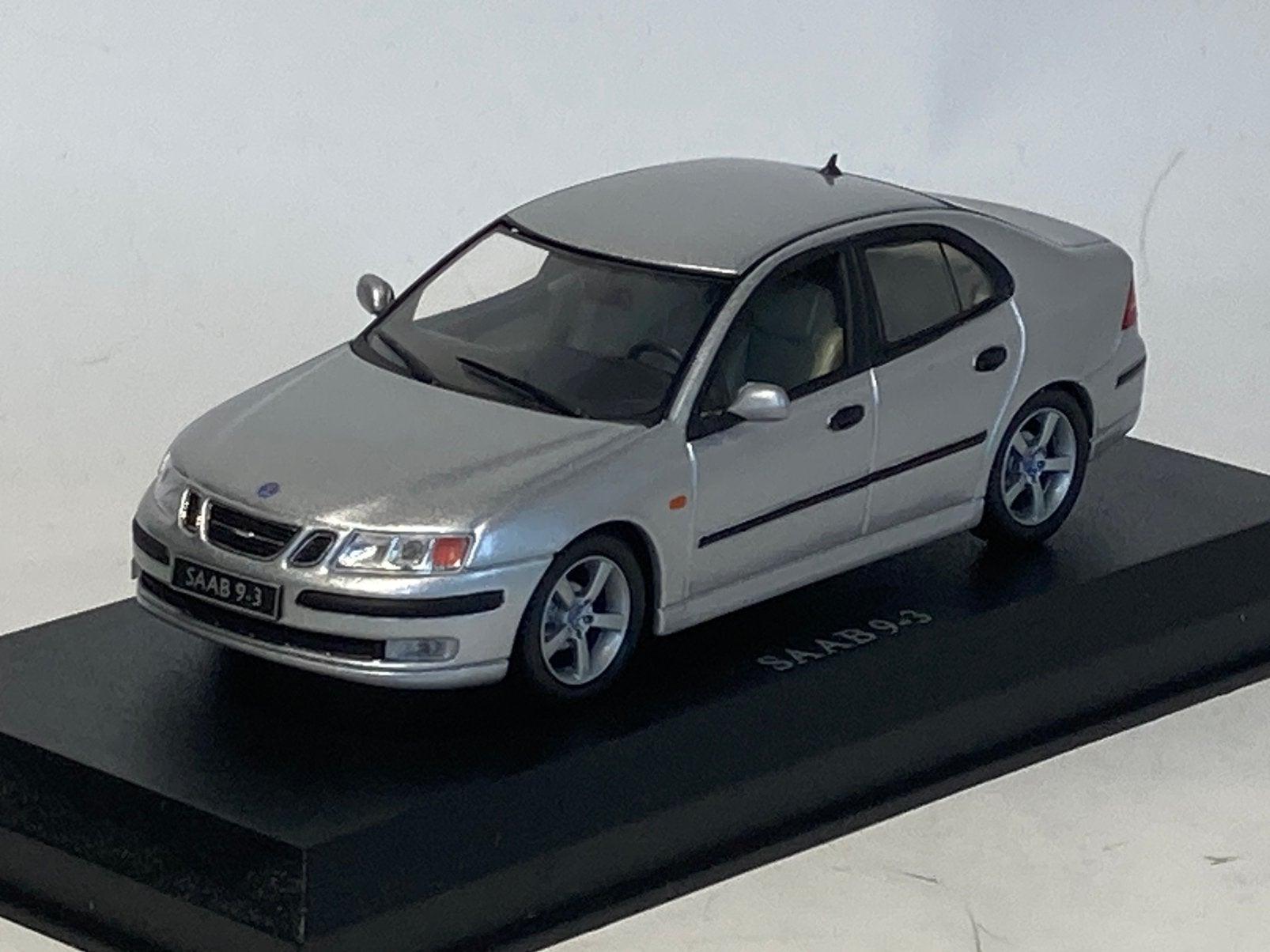 Saab 9-3 Sedan 2002 metallic silver, Ophalen of Verzenden, Zo goed als nieuw, Overige merken