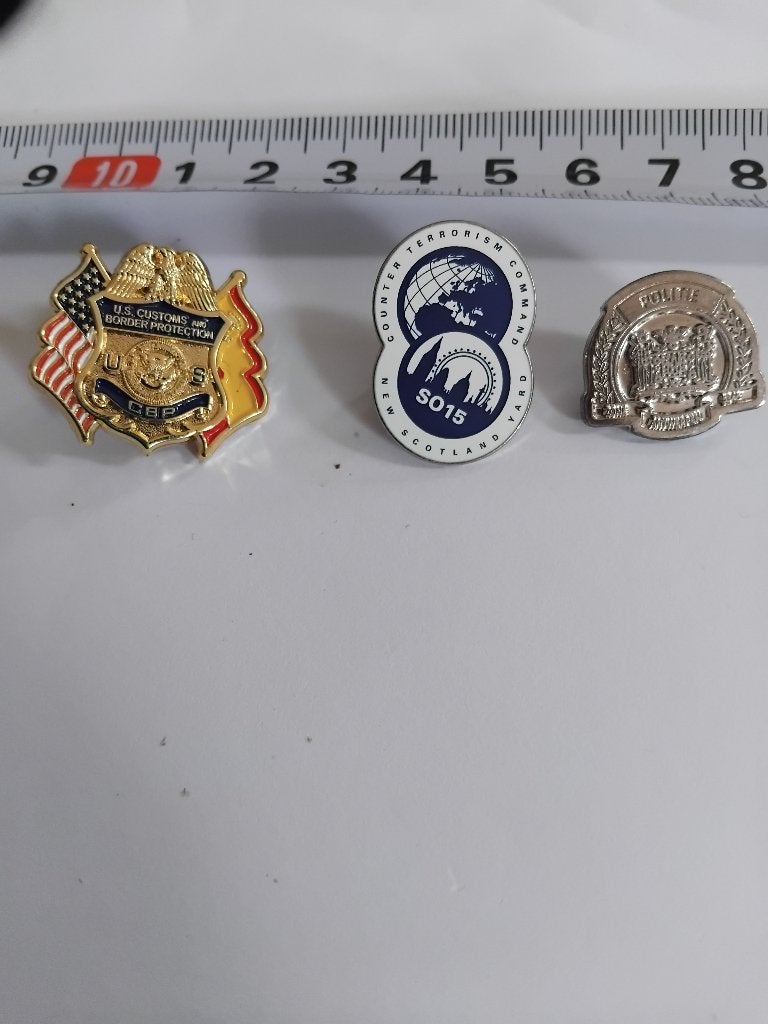 Pins :Scotland Yard,CBP, Antwerpen Politie, Verzamelen, Verzenden