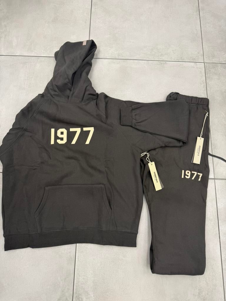 Fear of God (Essentials) 1977 size L, Kleding | Heren, Ophalen of Verzenden, Nieuw, Maat 52/54 (L)