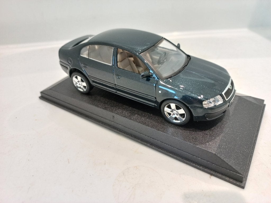 Skoda Superb Kaden 1:43 modelauto 129, Ophalen of Verzenden, Nieuw, Auto, Overige merken