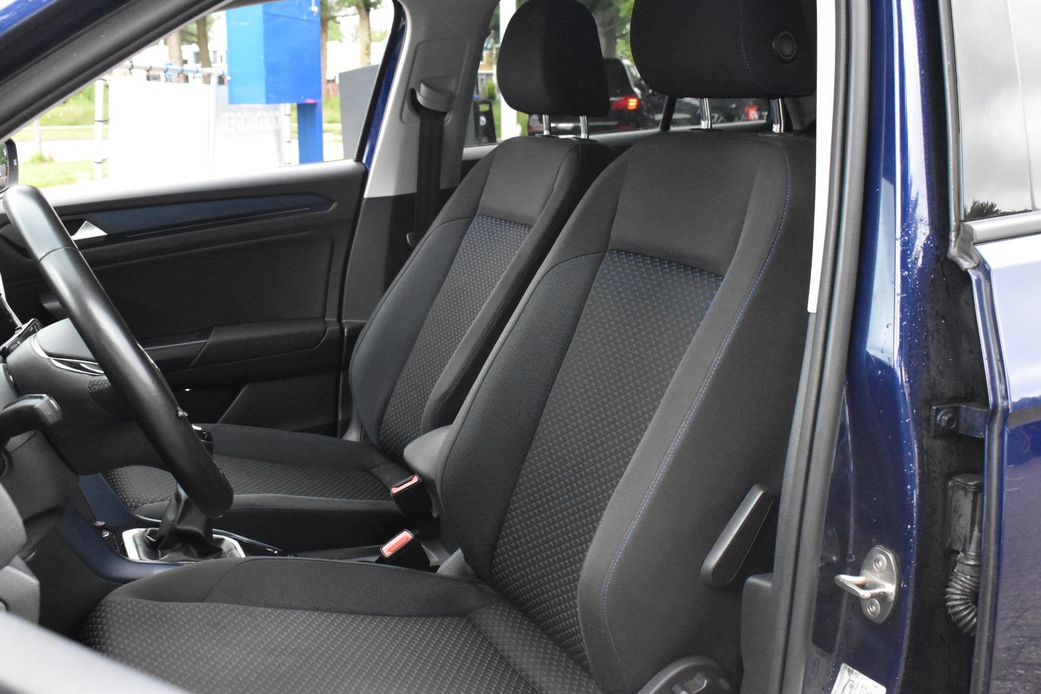 Volkswagen T-Roc 1.0 TSI Style Business 100% Dealer onderhou, Auto's, Volkswagen, Voorwielaandrijving, Stof, Gebruikt, Blauw