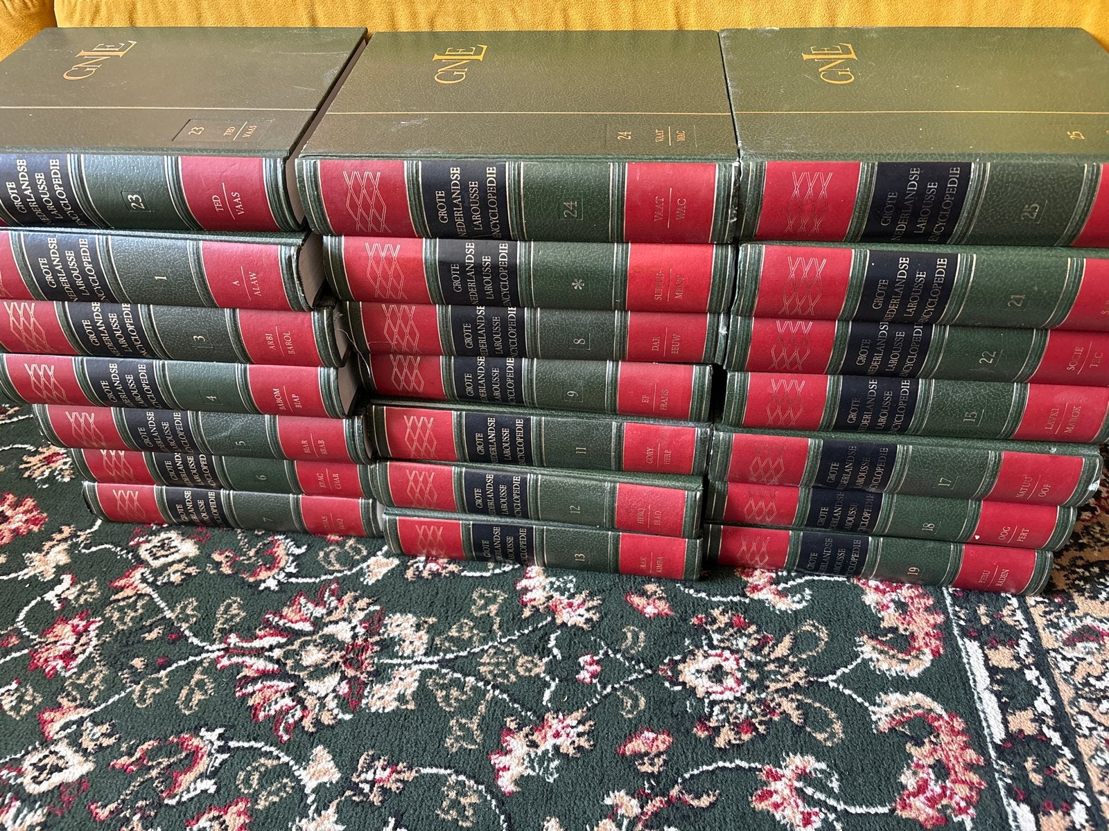 Grote Nederlandse Larousse Encyclopedieën., Boeken, Encyclopedieën, Ophalen, Gelezen, Algemeen, Complete serie
