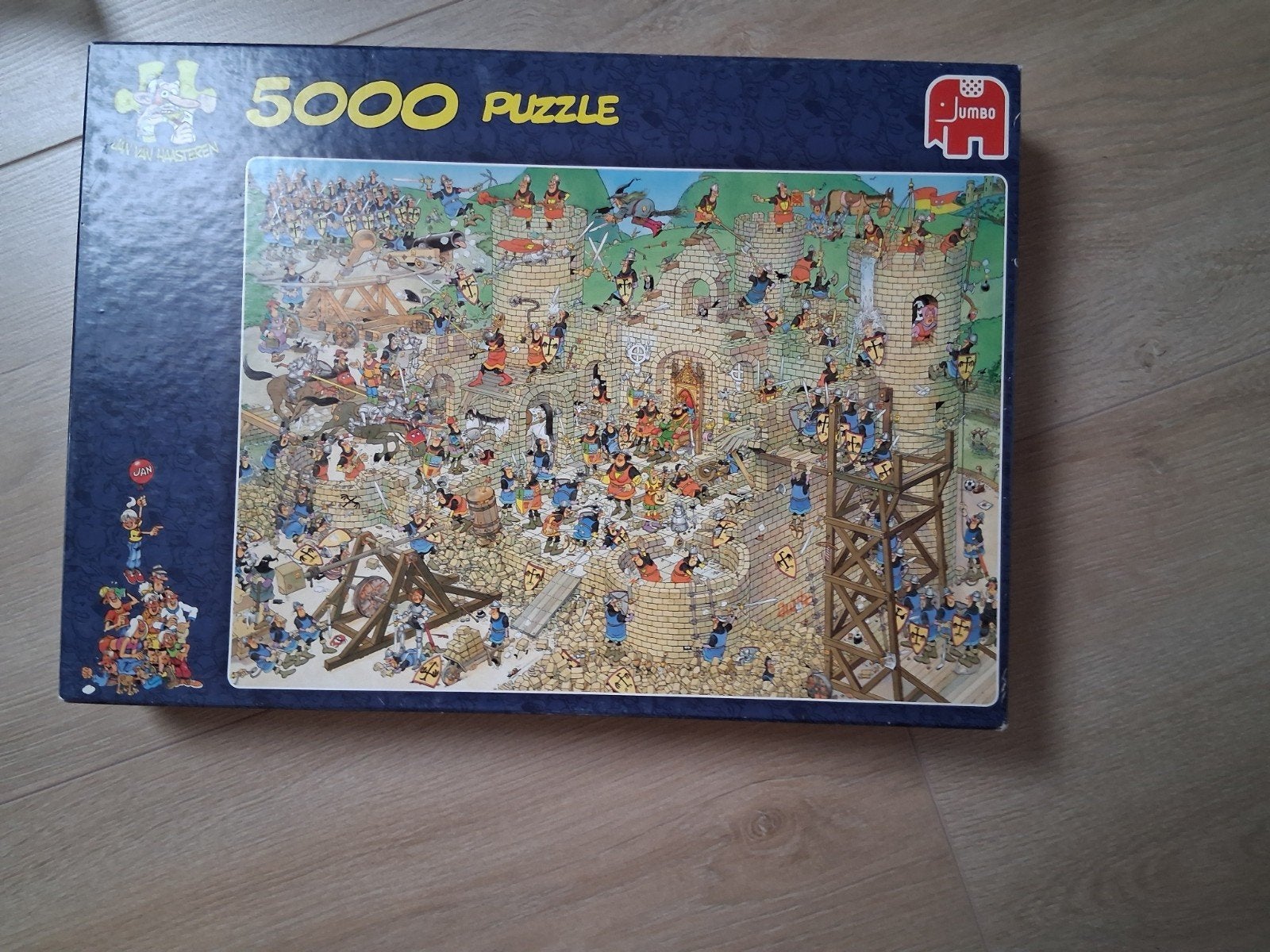 Jan van Haasteren puzzel Middeleeuwen 5000 st  -1, Hobby en Vrije tijd, Ophalen of Verzenden, Meer dan 1500 stukjes, Gebruikt