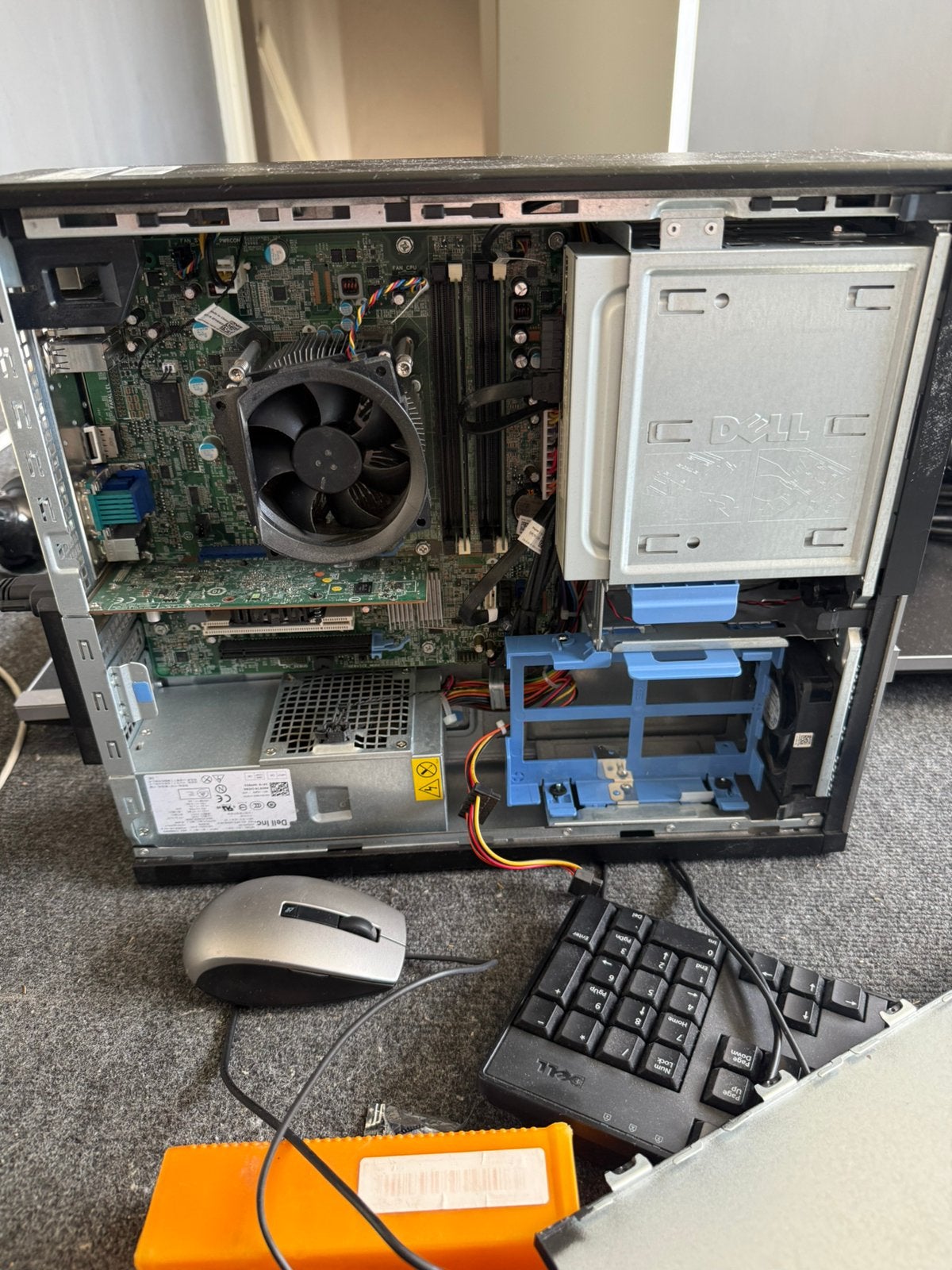 Computer en schermen, Ophalen, Zo goed als nieuw, Onbekend, SSD