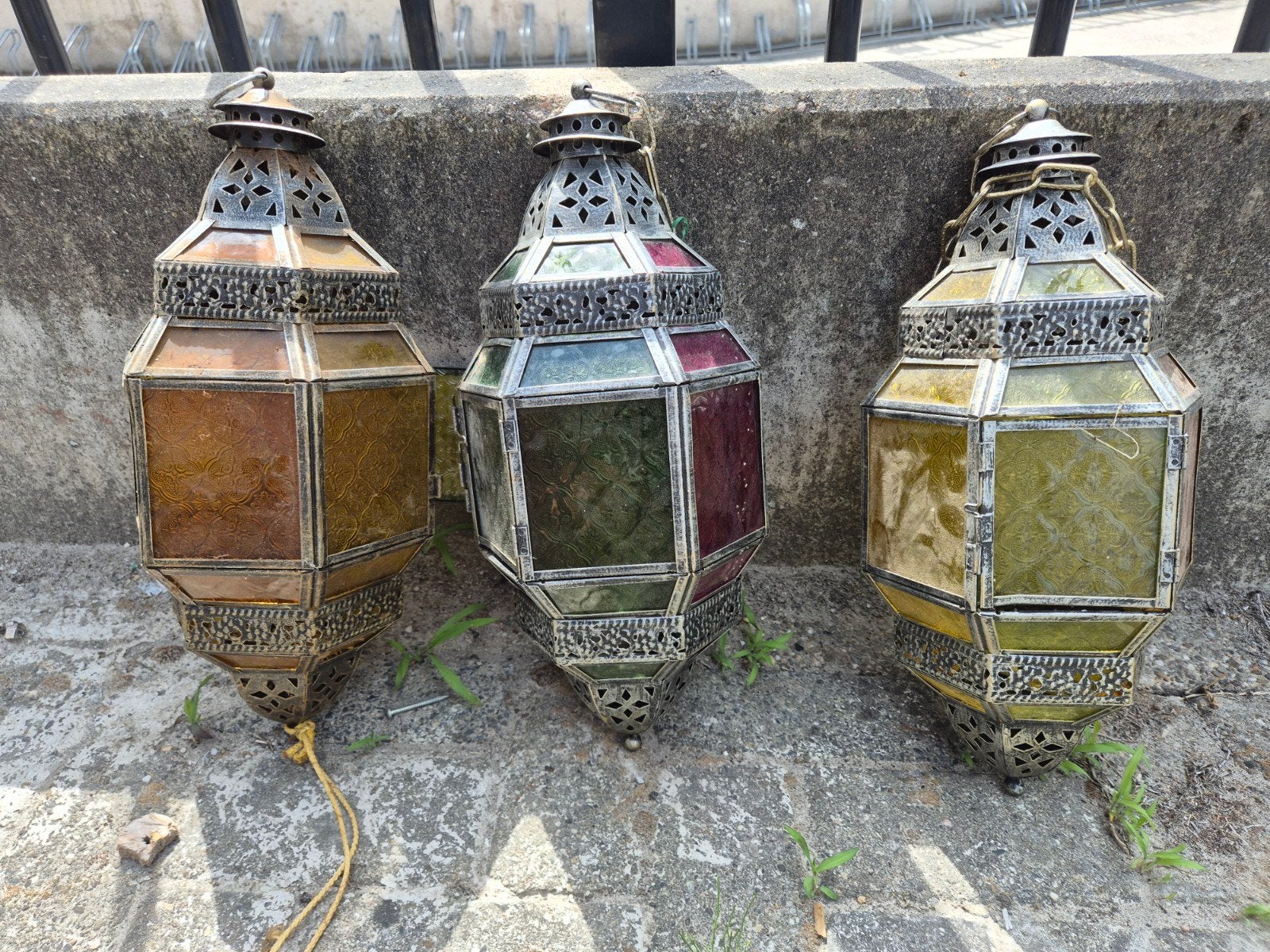 Set van 3 Marokkaanse Lantaarns met Gekleurd Glas, Metaal, Overige merken, Gebruikt, Meerkleurig