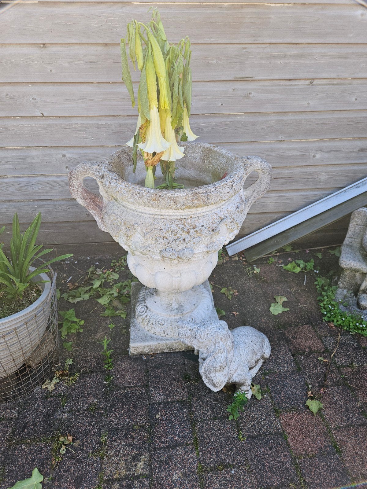 Diverse Tuinbeelden en Decoratie van Steen, Tuin en Terras, Tuinbeelden, Gebruikt, Mensenbeeld, Beton, Ophalen