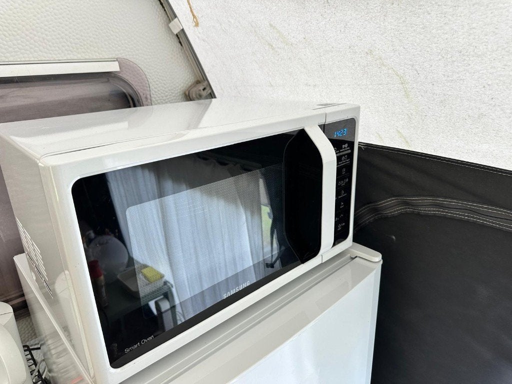 Samsung combimagnetron MC28H5015 Smart Oven, Ophalen, Combimagnetron, Zo goed als nieuw, Draaiplateau