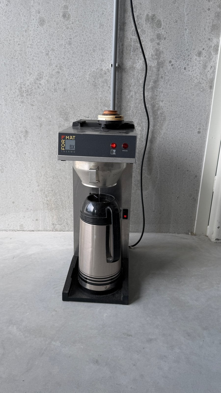 Professionele koffiemachine met thermoskan, Gebruikt, 10 kopjes of meer, Koffiemachine, Gemalen koffie