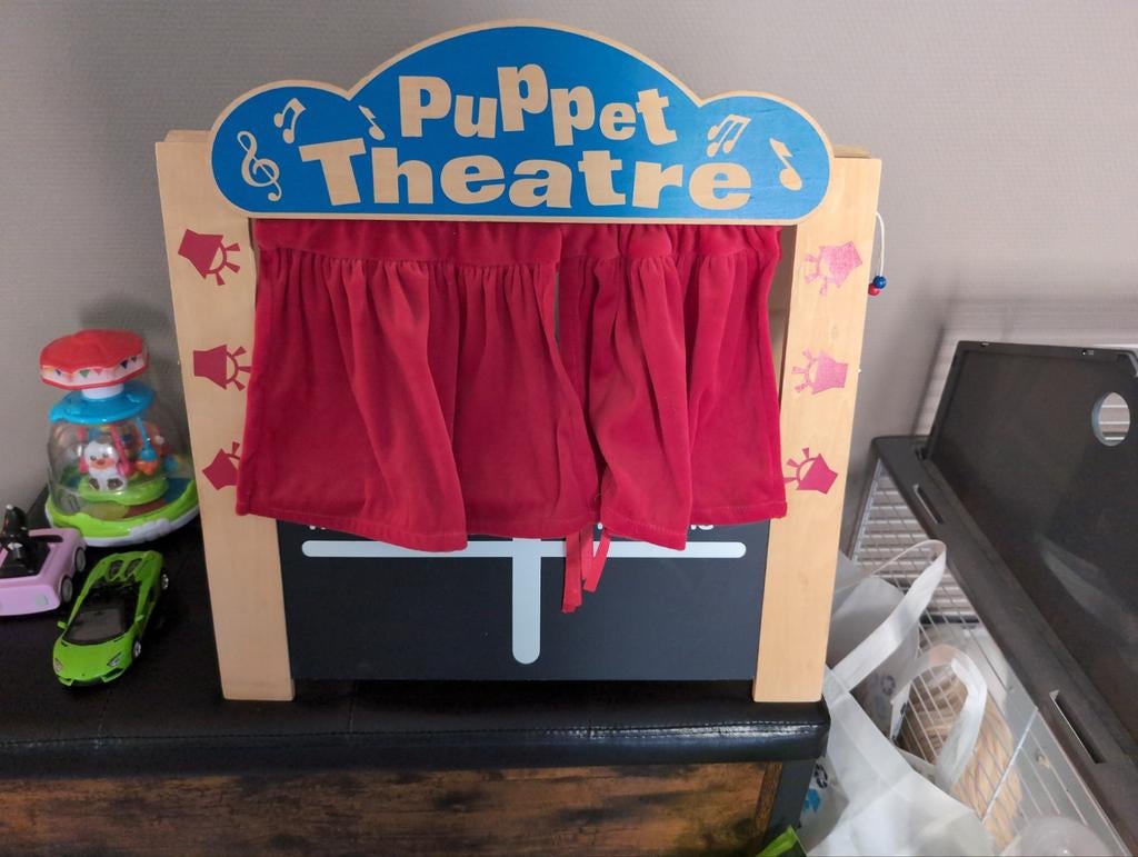 Tafel poppenkast met poppen, Ophalen of Verzenden, Zo goed als nieuw