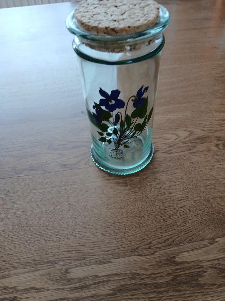 Glazen potje met kurk en viooltjes decoratie, Ophalen of Verzenden, Gebruikt, Overige kleuren, Glas