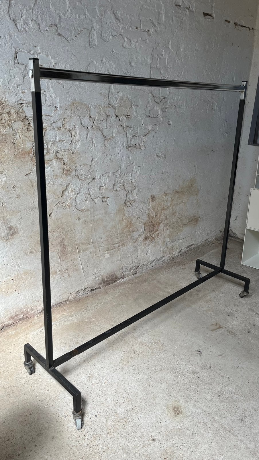 Zwart chrome vintage kledingrek wieltjes verrijdbaar 150 cm, Ophalen, Gebruikt