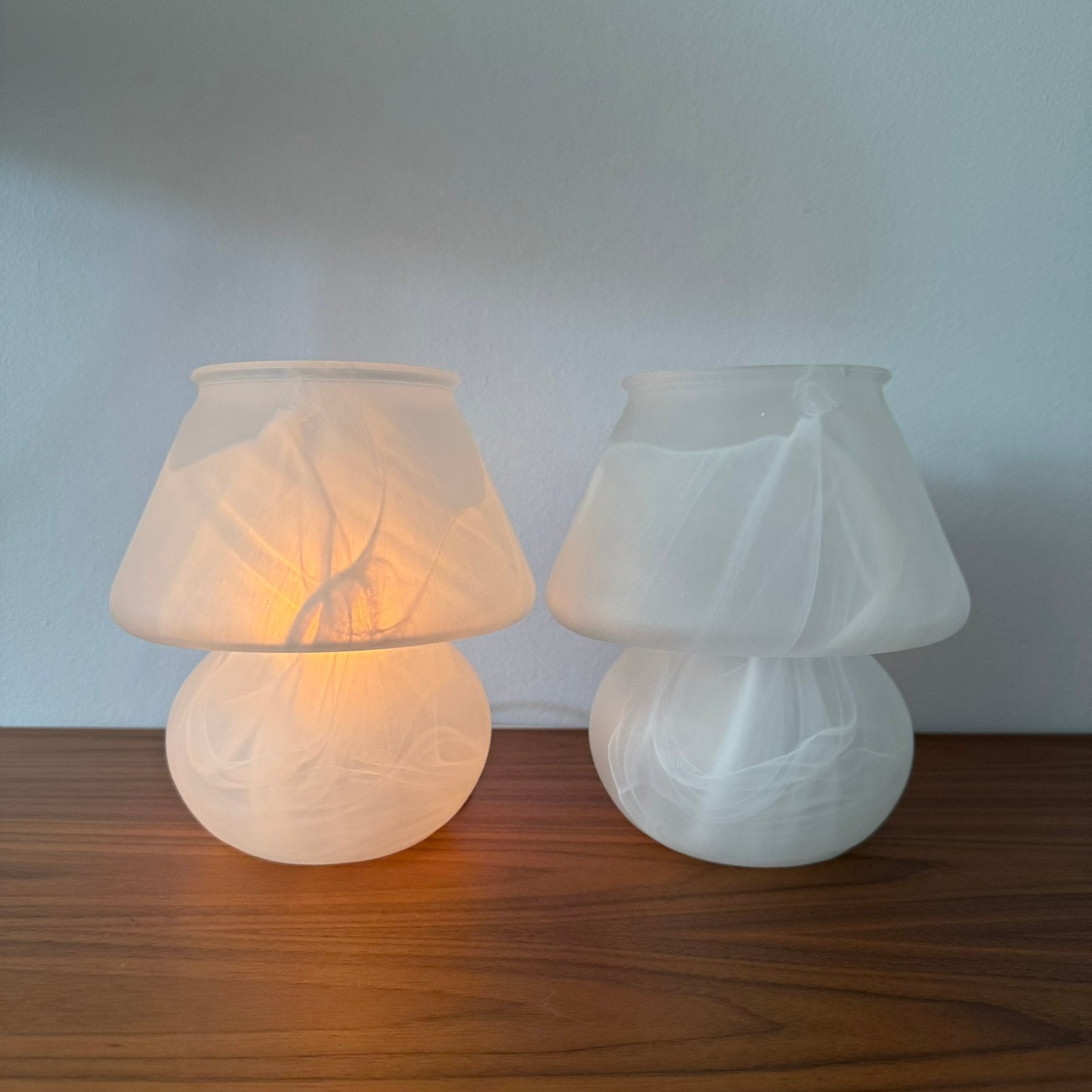 2 tafellampen, Murano, mushroom, swirl, vintage, jr 70/80, Huis en Inrichting, Lampen | Tafellampen, Ophalen of Verzenden, Zo goed als nieuw