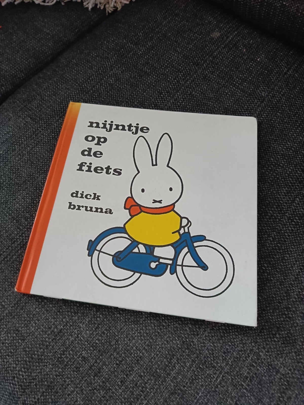 Nijntje op de fiets - Dick Bruna (XL editie), Boeken, Kinderboeken | Baby's en Peuters, Zo goed als nieuw, 1 tot 2 jaar, Ophalen of Verzenden