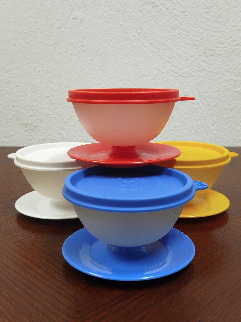 Retro Tupperware dessertbekers op voet met deksels, Ophalen of Verzenden, Zo goed als nieuw, Rood, Schaal