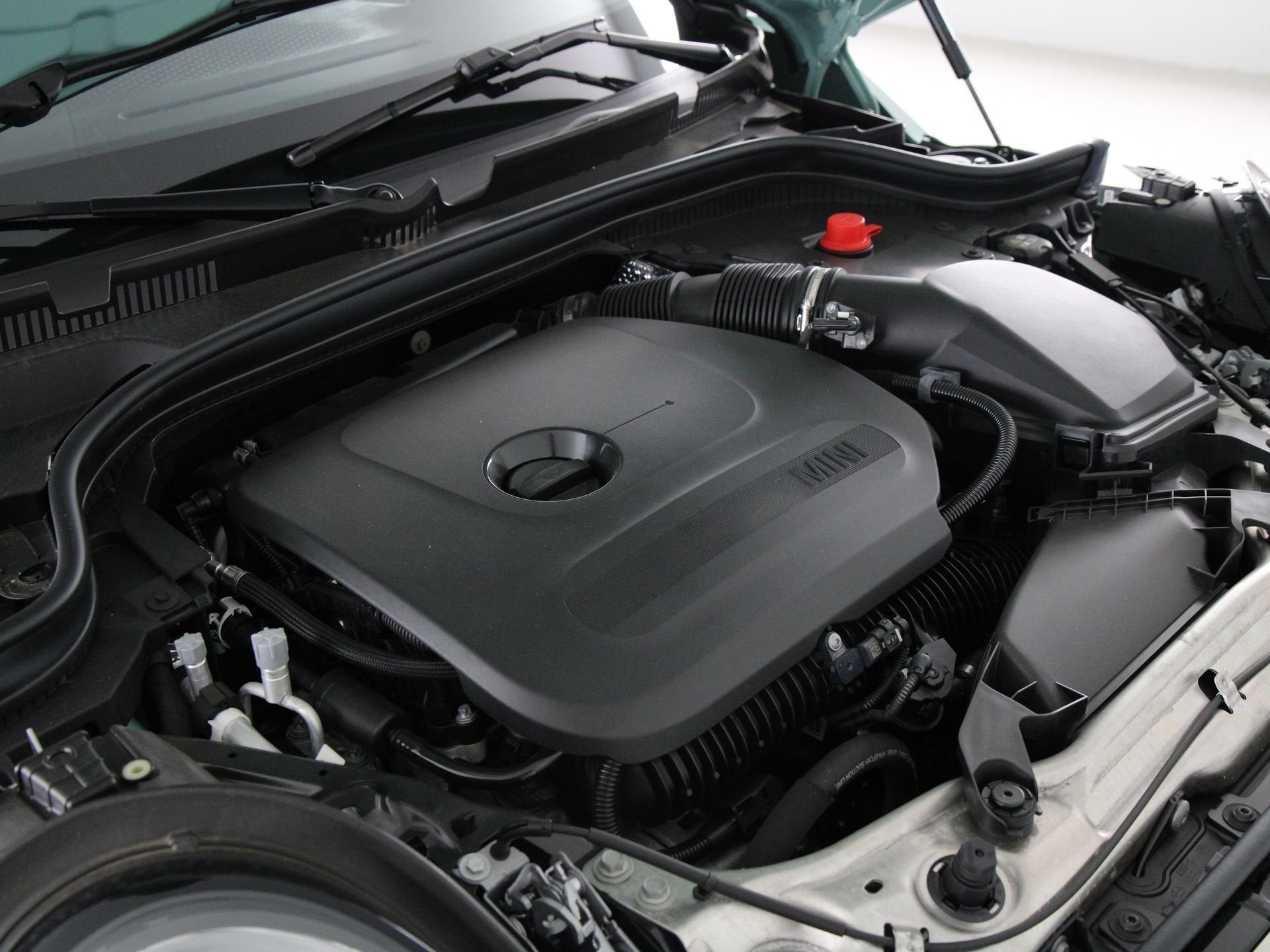MINI Cabrio Cooper S Favoured Pakket XL PRIVATE LEASE EUR 78, 1998 cc, 15 km/l, Beige, 4 cilinders