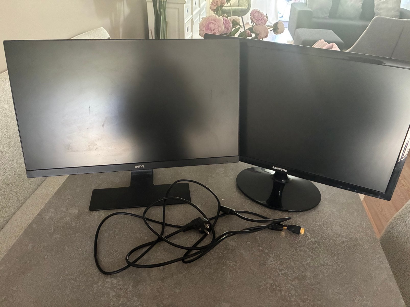 Benq en samsung monitor 60 hrz, Computers en Software, Monitoren, Ophalen, Full HD, Zo goed als nieuw, VGA