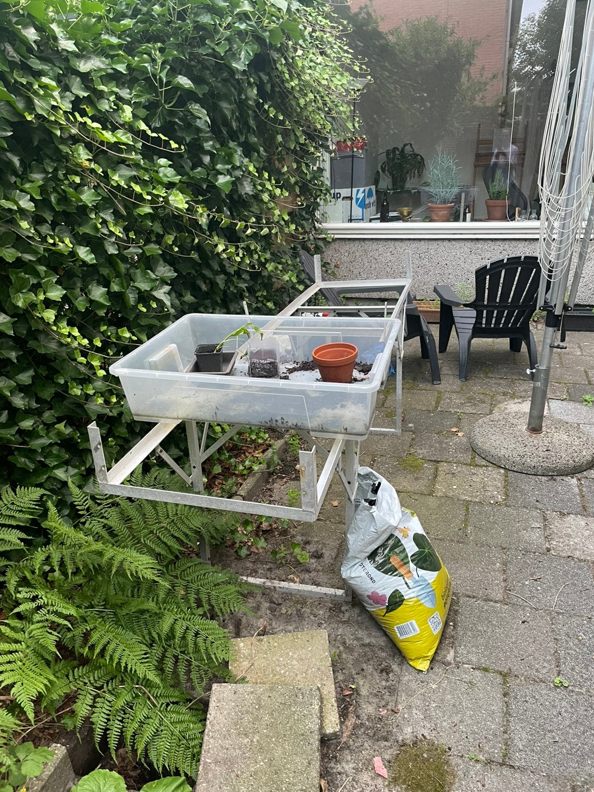 Kweektafel, Tuin en Terras, Ophalen, Minder dan 30 cm, Rond, Zo goed als nieuw