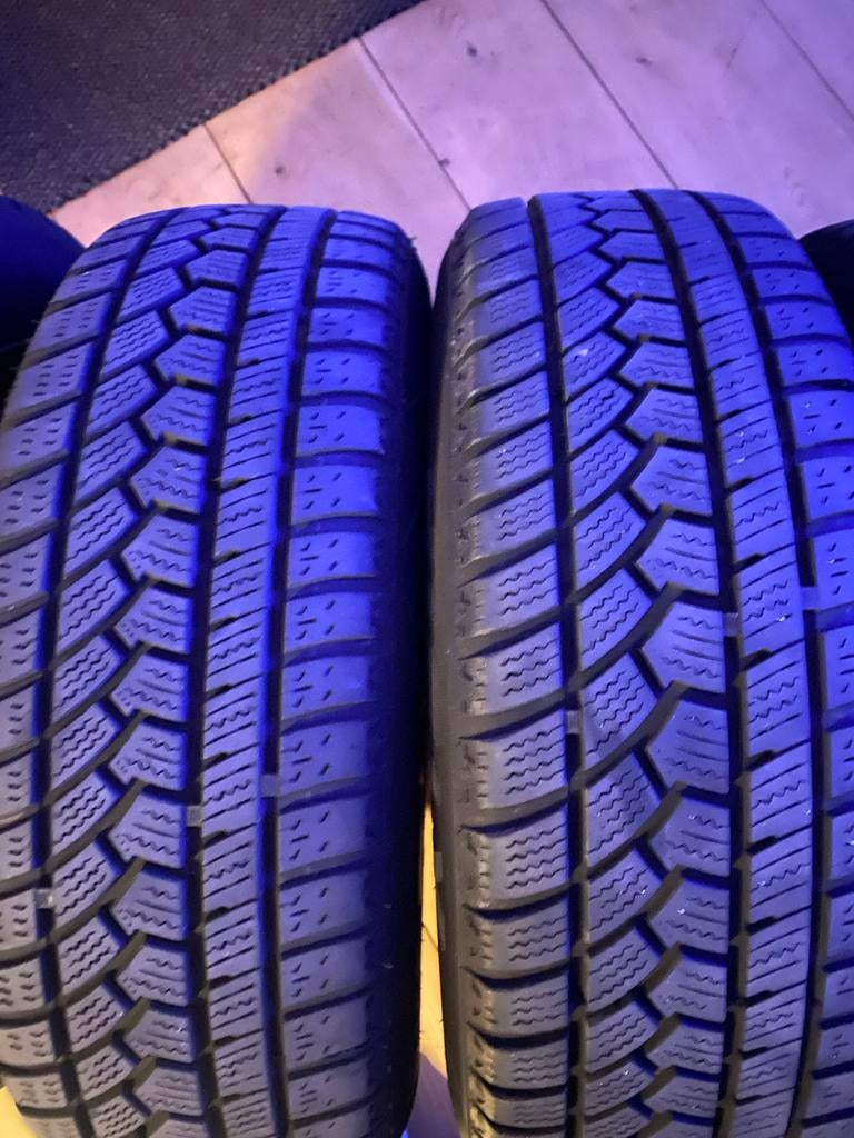 Ford Ka wielen met winterbanden en wieldoppen, Ophalen of Verzenden, Gebruikt