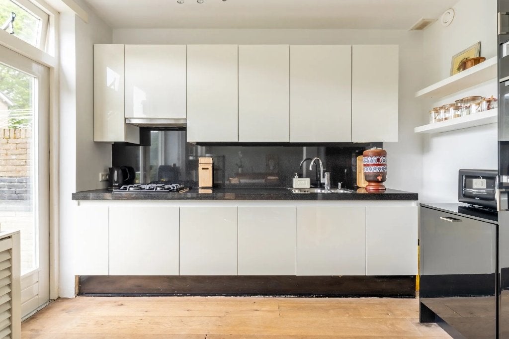Complete keuken met stenen aanrechtblad gratis af te halen, Ophalen, Gebruikt, Wit, Hoekkeuken
