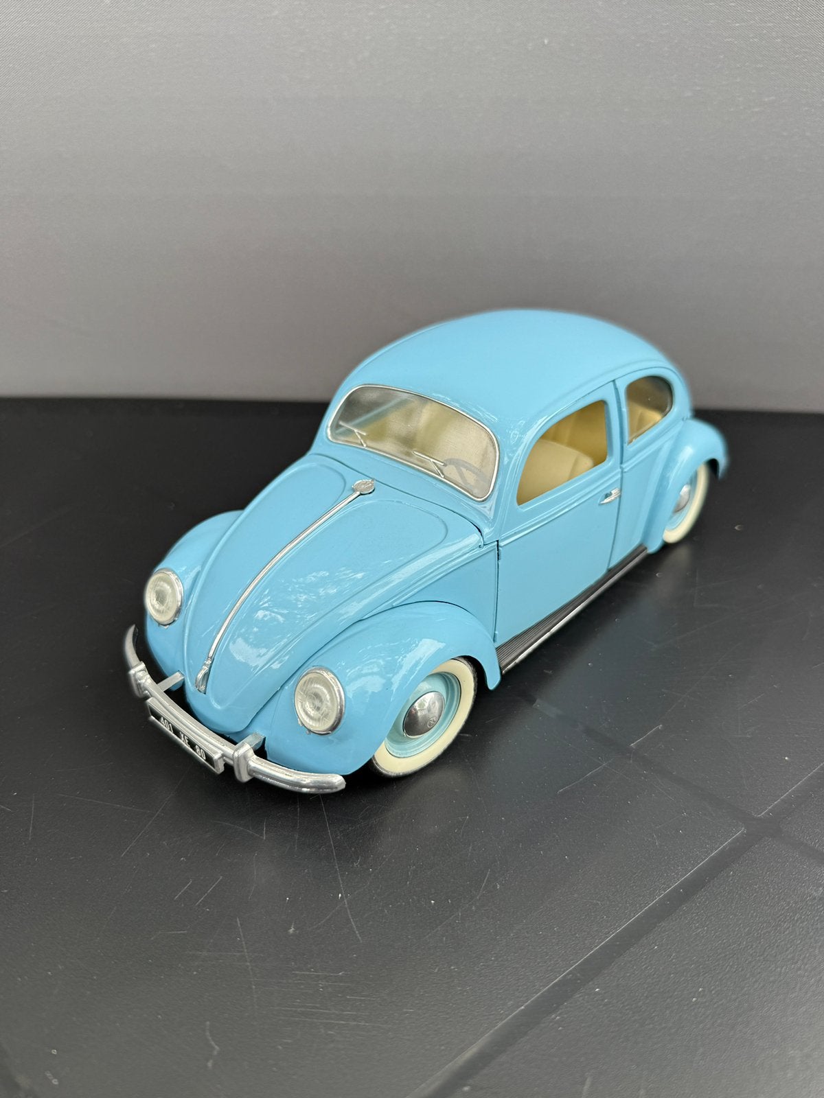 Volkswagen VW Kever Käfer Beetle 1/18 Solido, Hobby en Vrije tijd, Modelauto's | 1:18, Ophalen of Verzenden, Zo goed als nieuw