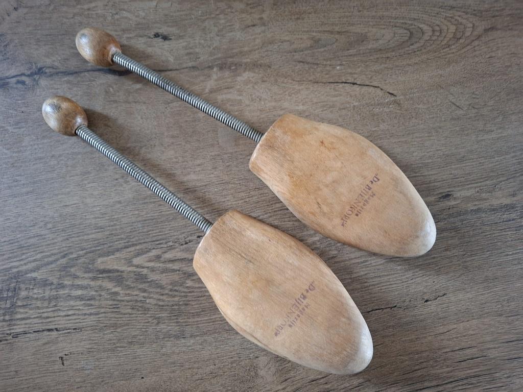 Houten schoenenspanners !!, Ophalen of Verzenden, Gedragen, Overige kleuren