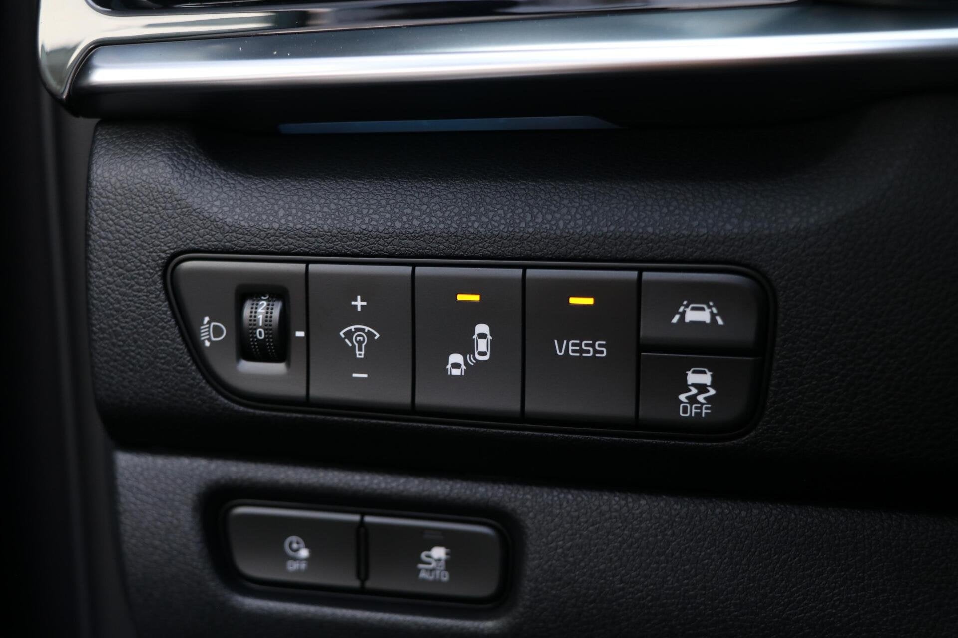 Foto 20 van Kia e-Niro ExecutiveLine 64 kWh Leder Trekhaak Warmtepomp Ad