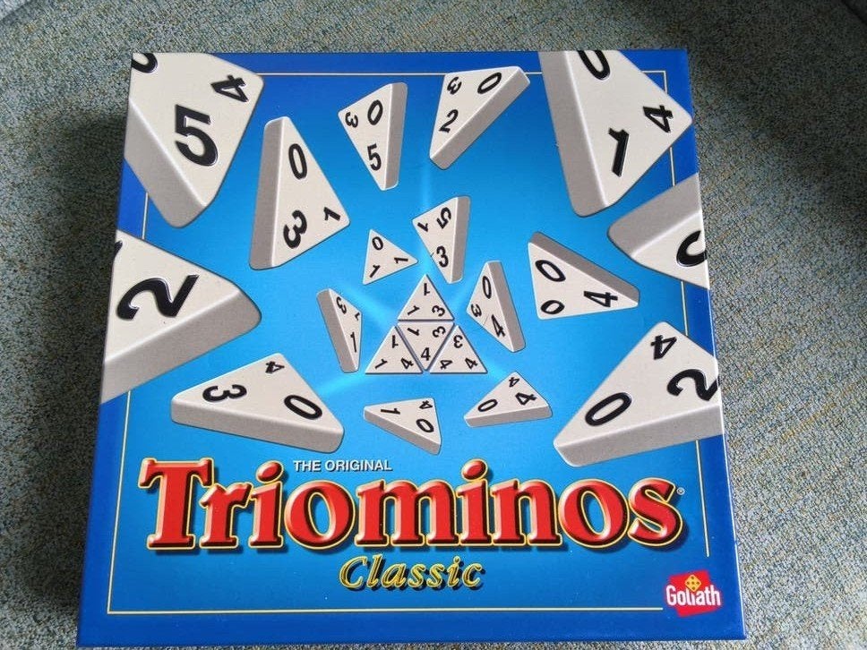 Triominos Classic - Het originele driehoekige dominospel, Hobby en Vrije tijd, Gezelschapsspellen | Bordspellen, Zo goed als nieuw