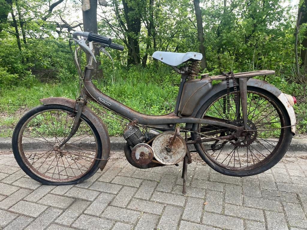 Mobylette EEG Schuurvondst, Fietsen en Brommers, Maximaal 45 km/u, 0 versnellingen, 49 cc, Ophalen