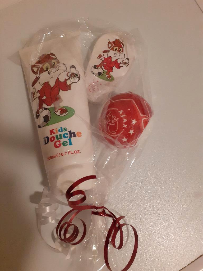 Ajax Kado Set;Kids Douchegel+Bad Bruis tablet/bal. Nieuw, Ophalen of Verzenden, Nieuw, Ajax, Overige typen