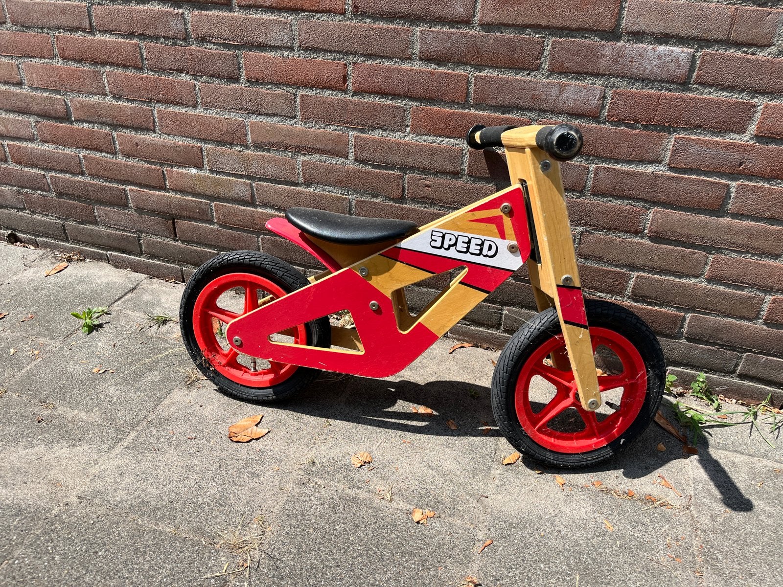 Stoere houten loopfiets, Fietsen en Brommers, Fietsen | Kinderfietsjes, Ophalen, Gebruikt, Minder dan 16 inch