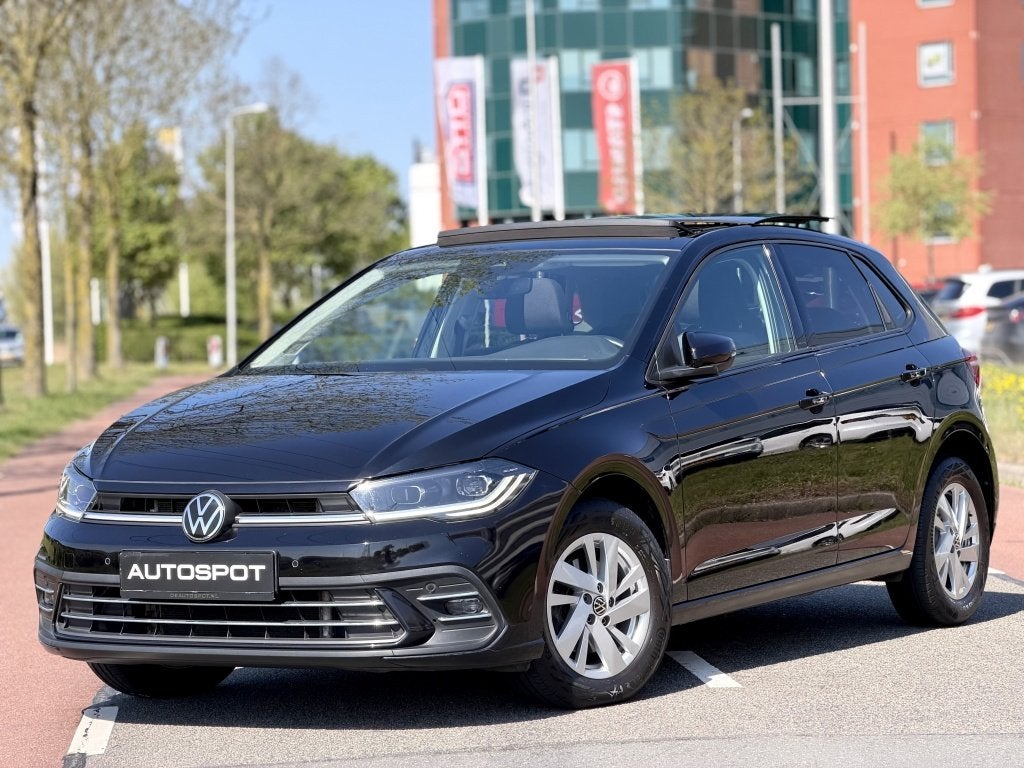 Volkswagen Polo 1.0 TSI Style DSG Pano Virtual IQ Light Trek, Stof, Gebruikt, 1207 kg, Zwart