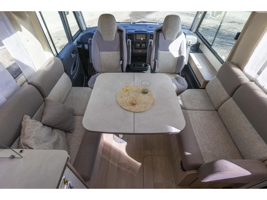 Rapido 896F | 2021 Queensbed + Face to Face 39dkm, Integraal, Ringverwarming, Fiat, Luifel