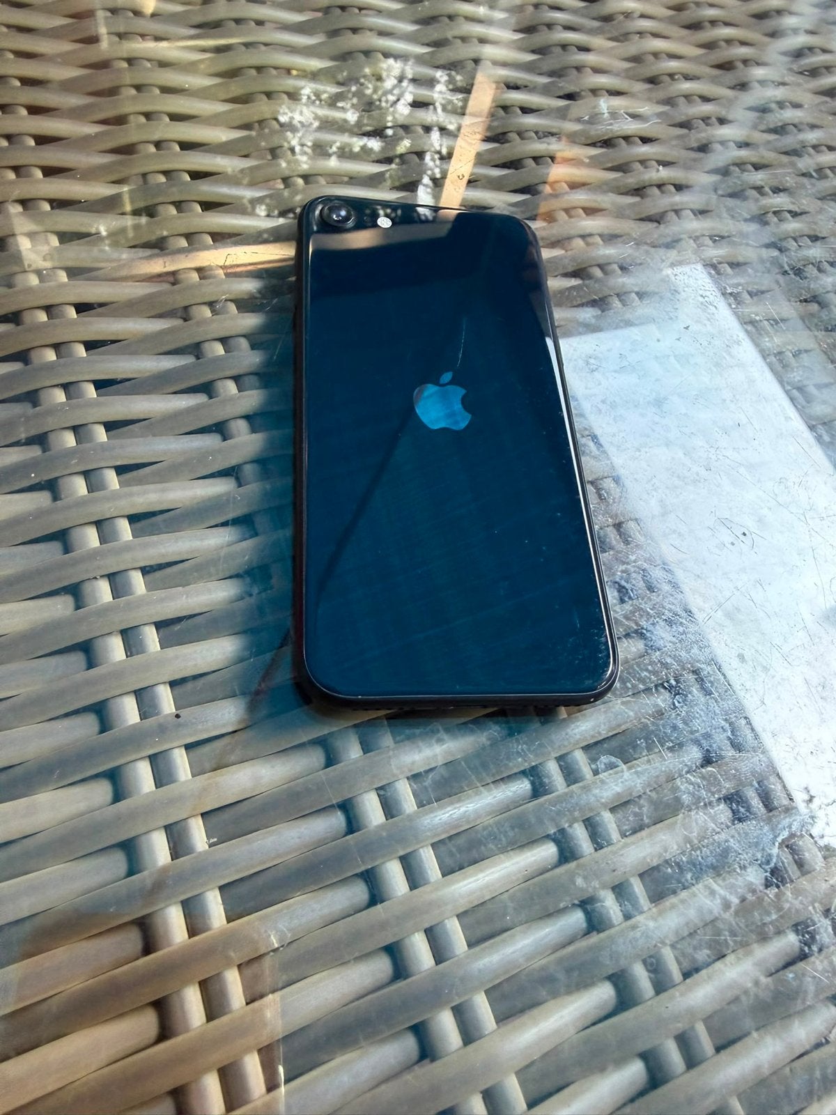 iPhone SE (2022) 64GB midnight blue - Goede staat met hoesje, Ophalen, 83 %, Gebruikt, Zwart