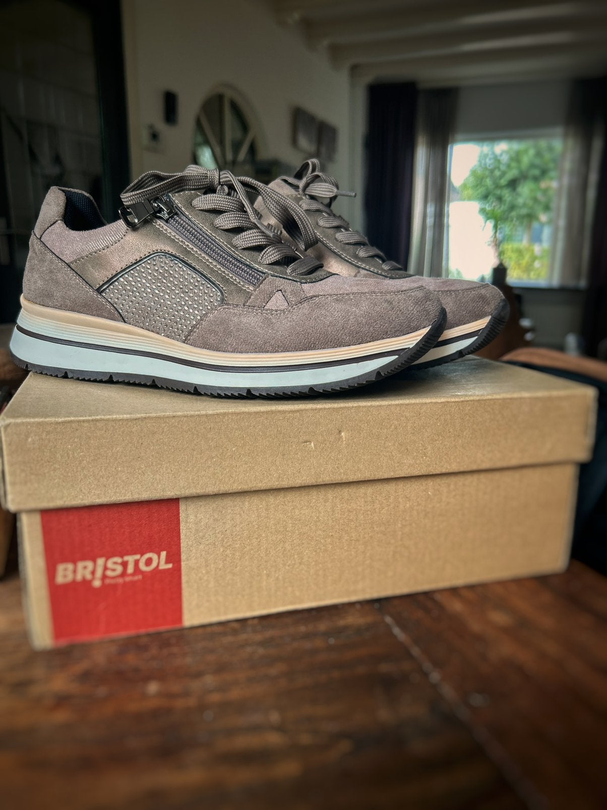 Bristol Sneakers Maat 36 - Nieuw in Doos, Bruin, Nieuw, Ophalen of Verzenden, Sneakers of Gympen
