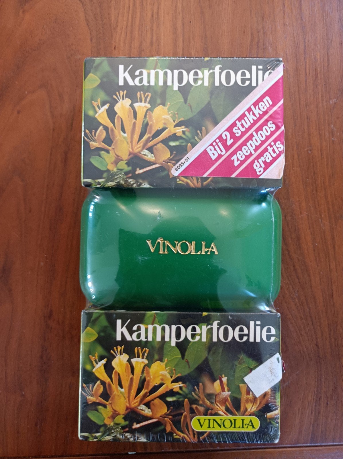 2 stukken toiletzeep. Kamperfoelie., Ophalen of Verzenden, Zo goed als nieuw, Overige typen