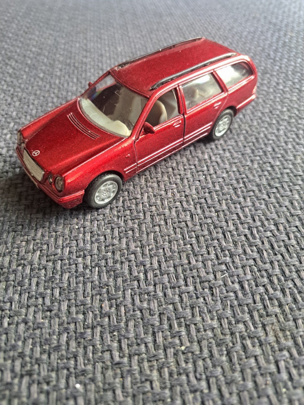 Welly model mercedes benz e 230, Gebruikt, Auto, Ophalen of Verzenden, N.b