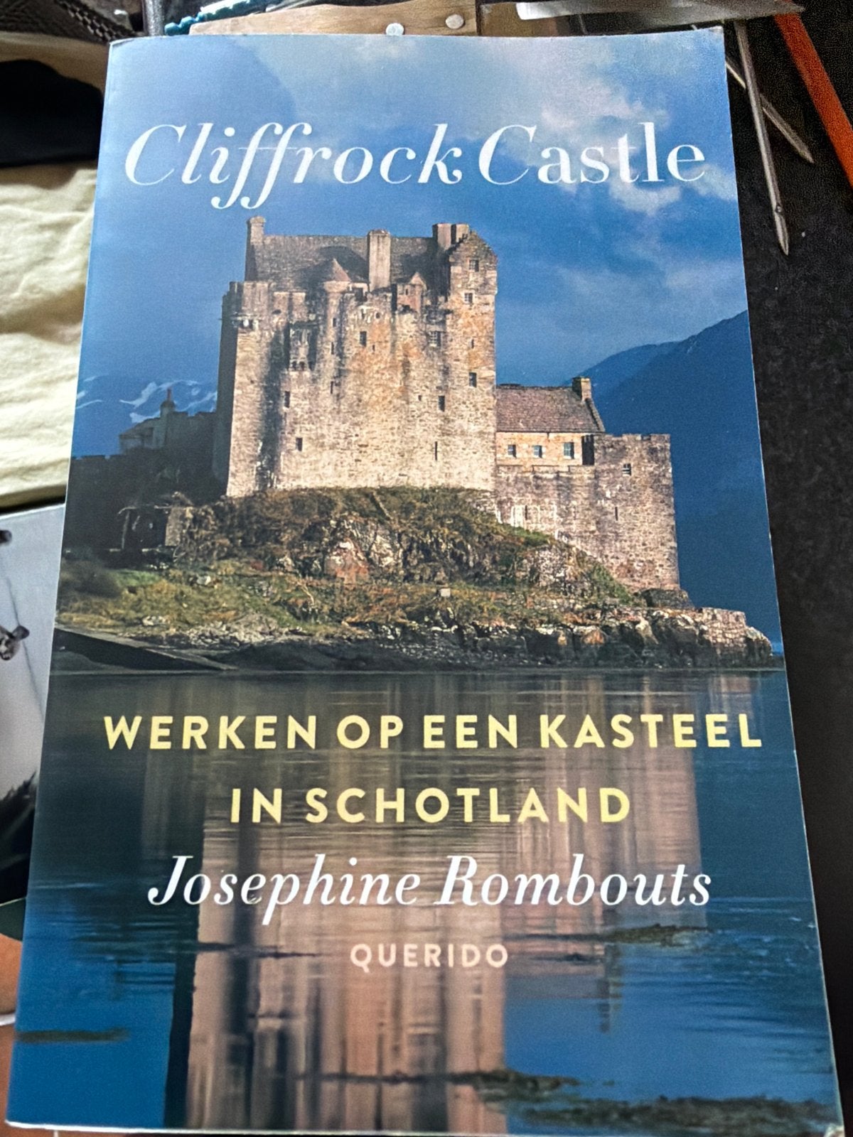 SLK.   Josephine Rombouts - Cliffrock Castle, Ophalen of Verzenden, Zo goed als nieuw, Josephine Rombouts