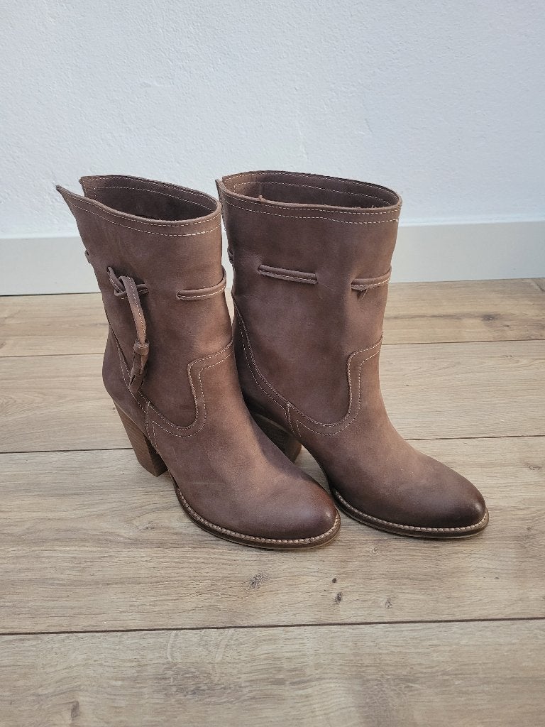 Dames korte laars / kort laarsje bruin maat 37 nieuw, Bruin, Lage of Enkellaarzen, Nieuw, Ophalen of Verzenden