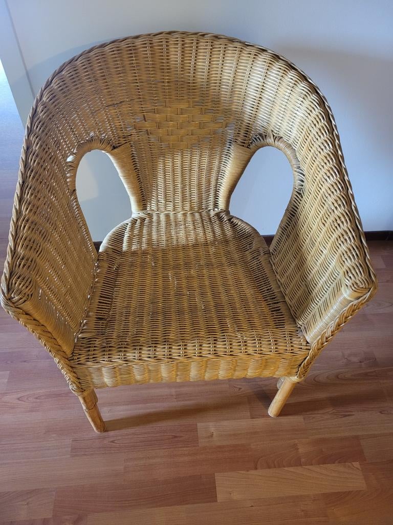2 rotan stoelen gratis, Huis en Inrichting, Stoelen, Ophalen, Gebruikt, Bruin, Twee