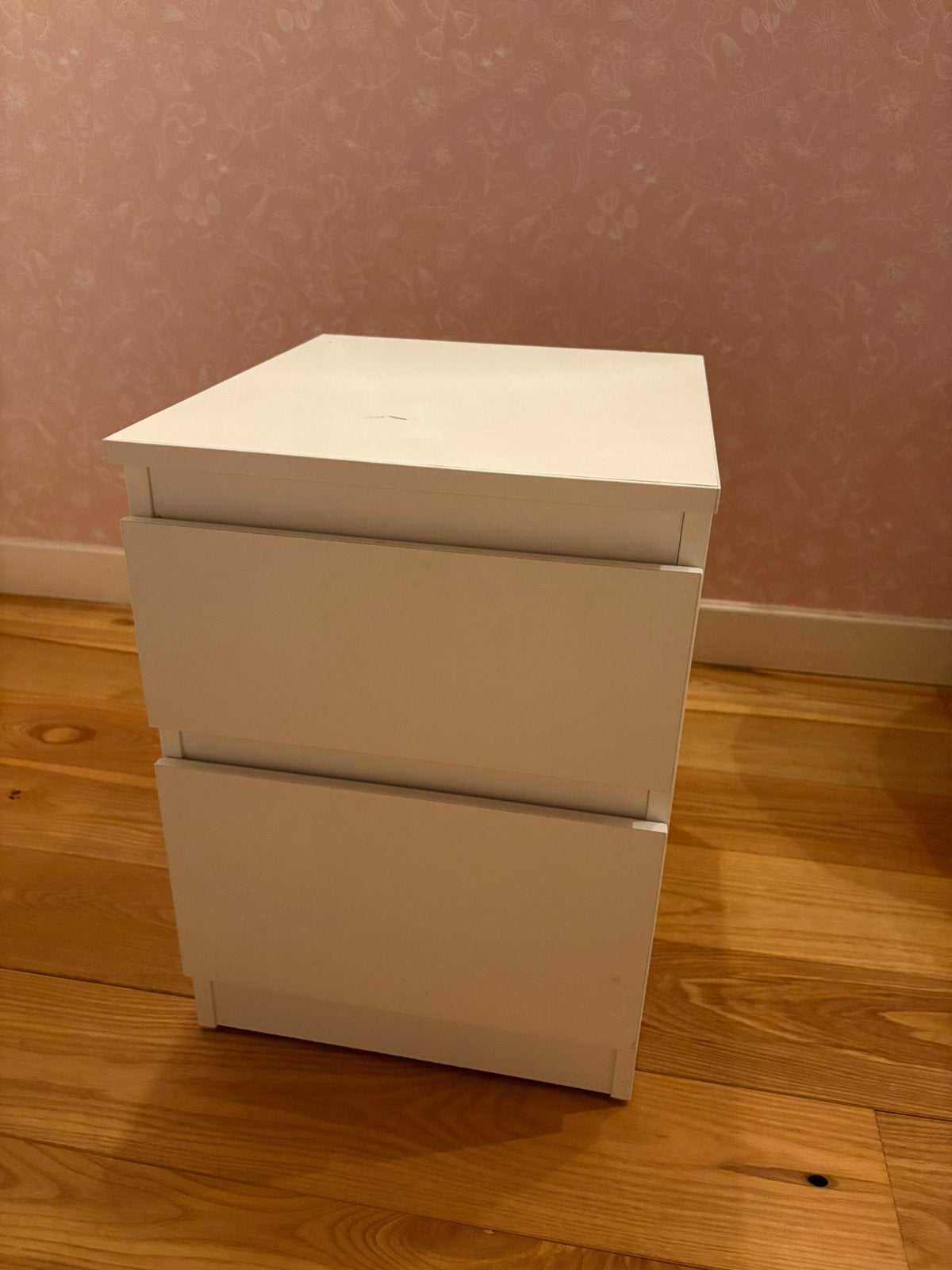 Nachtkastje ikea, Ophalen, Overige materialen, Gebruikt, Minder dan 45 cm