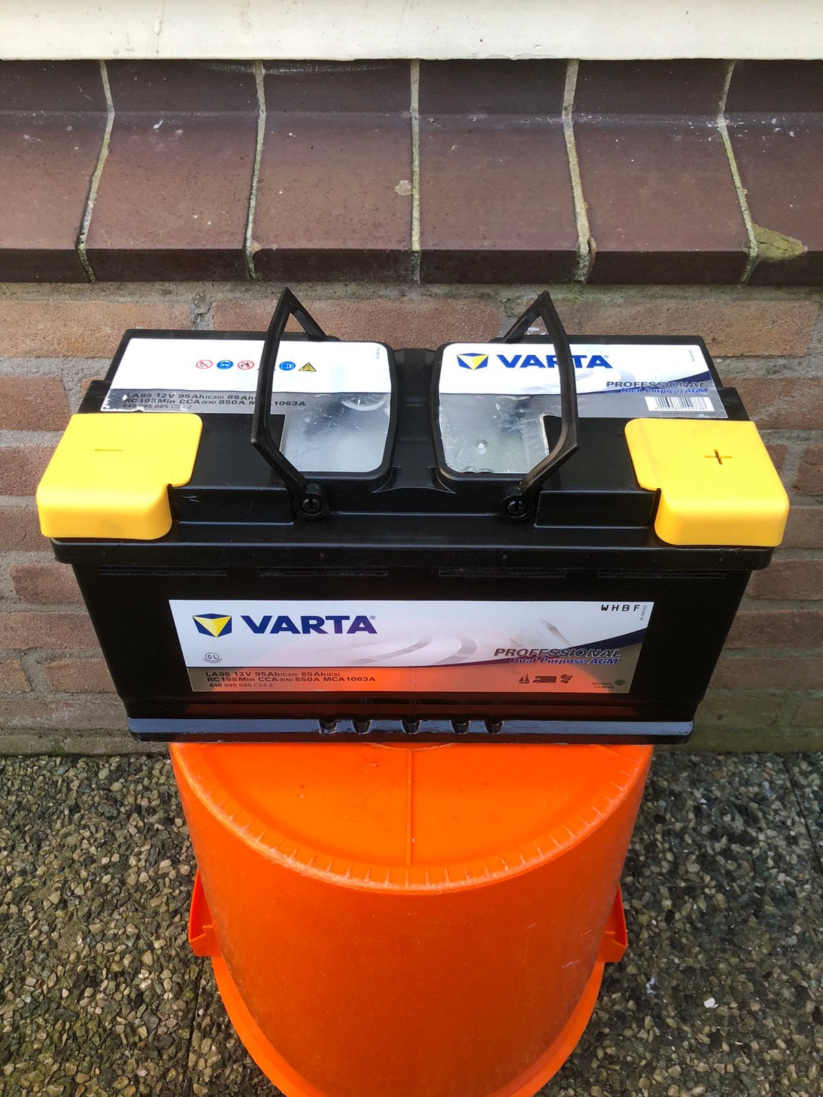 VARTA AGM 95 amper 850 A(EN) auto/busje/start stop accu, Ophalen of Verzenden, Gebruikt